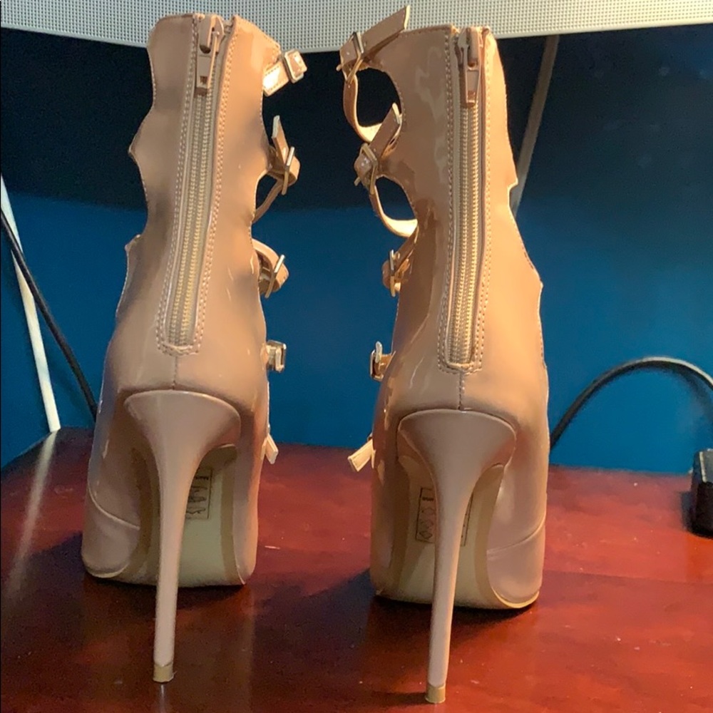 Heels - Picture 4 of 5